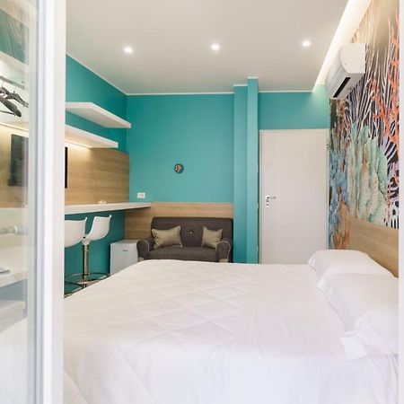Abissi Room One Step From The Sea Trani Exteriör bild